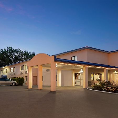 The Cayuga Inn At The Finger Lakes Auburn Buitenkant foto