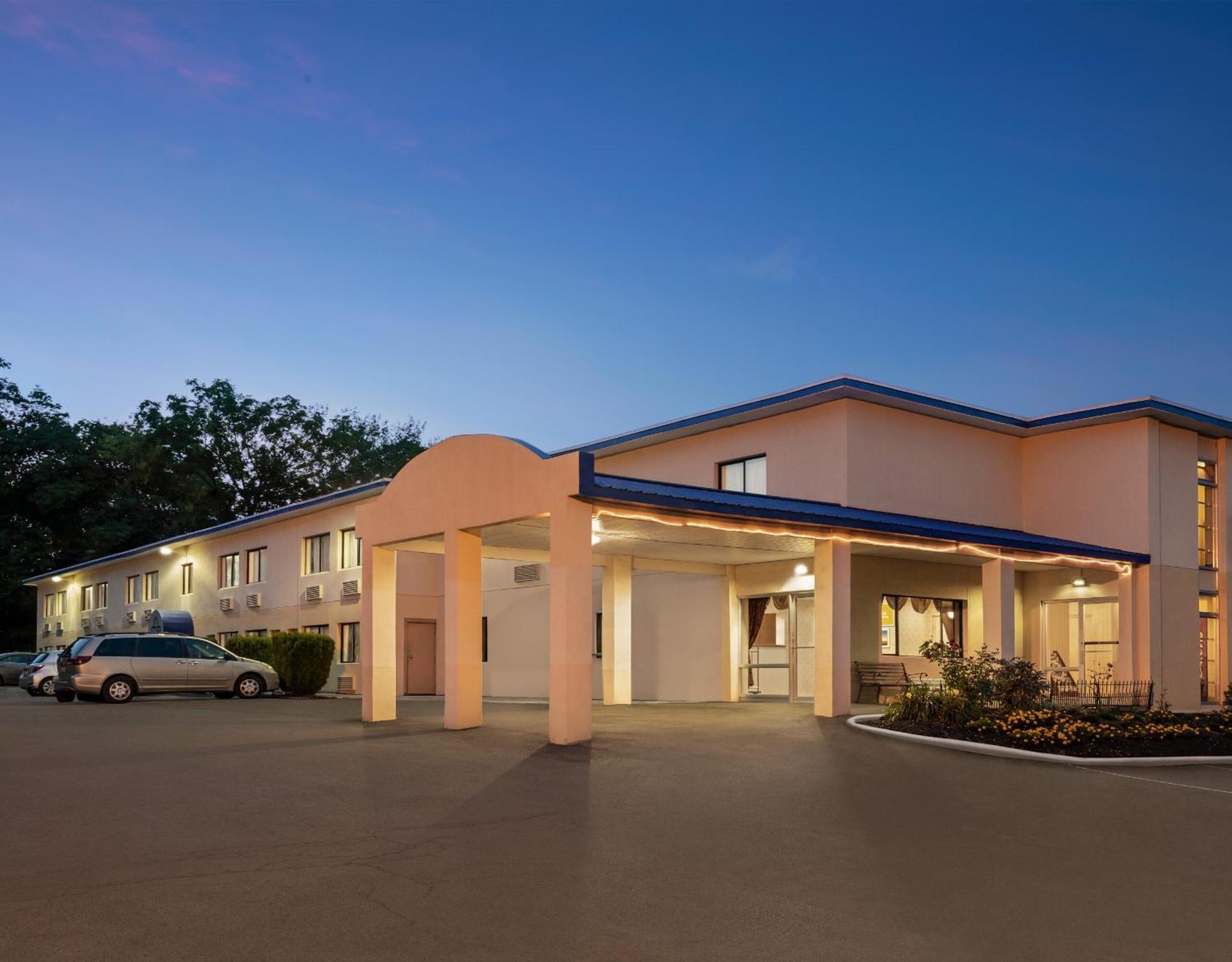 The Cayuga Inn At The Finger Lakes Auburn Buitenkant foto